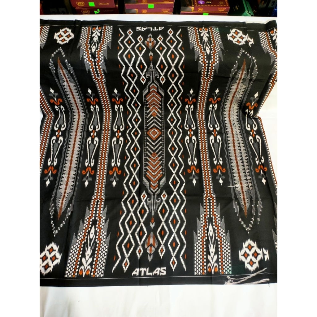 SARUNG ATLAS AFKIR MINIM SERI POLOS MOTIF BHS
