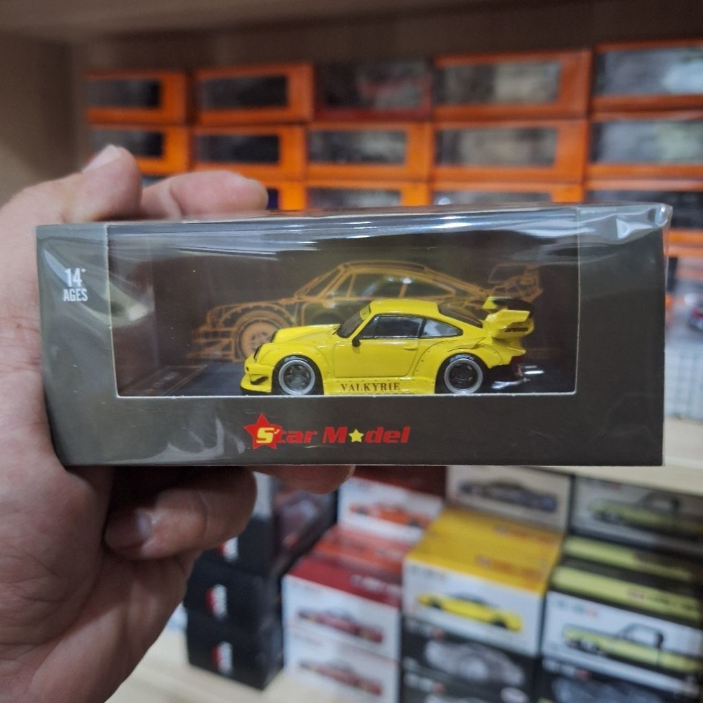 Star Model Diecast Skala 64 Porsche RWB 930 Yellow Valkyrie