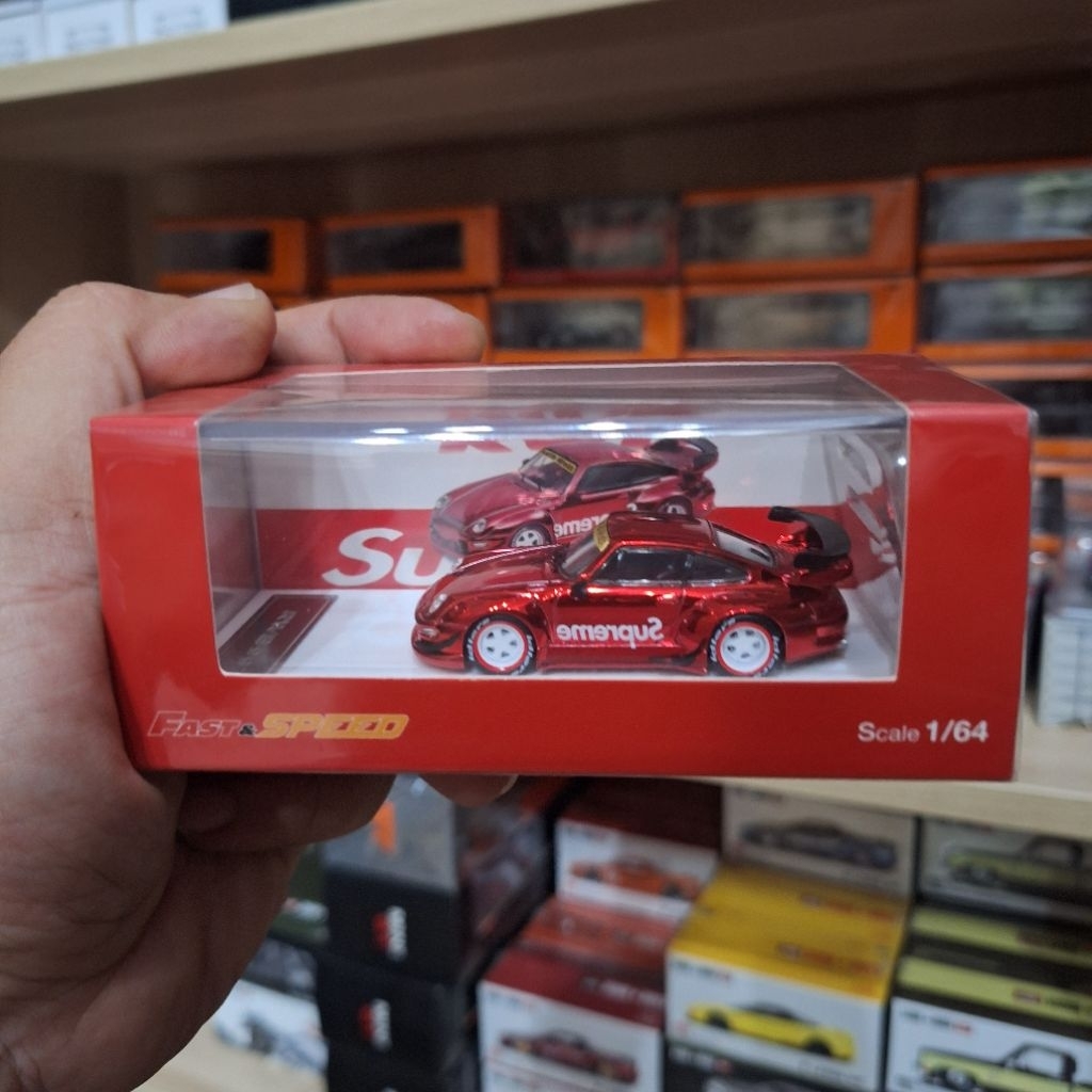 FastSpeed Diecast Model Skala 64 Porsche RWB 993 GT Wing Supreme Chrome Red