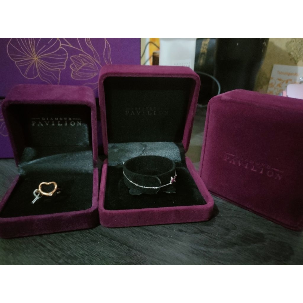 Diamond Pavilion tempat perhiasan Suede bludru