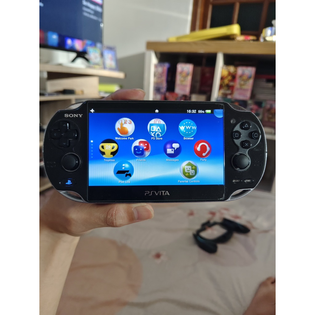 PS VITA OLED CALL OF DUTY SECOND