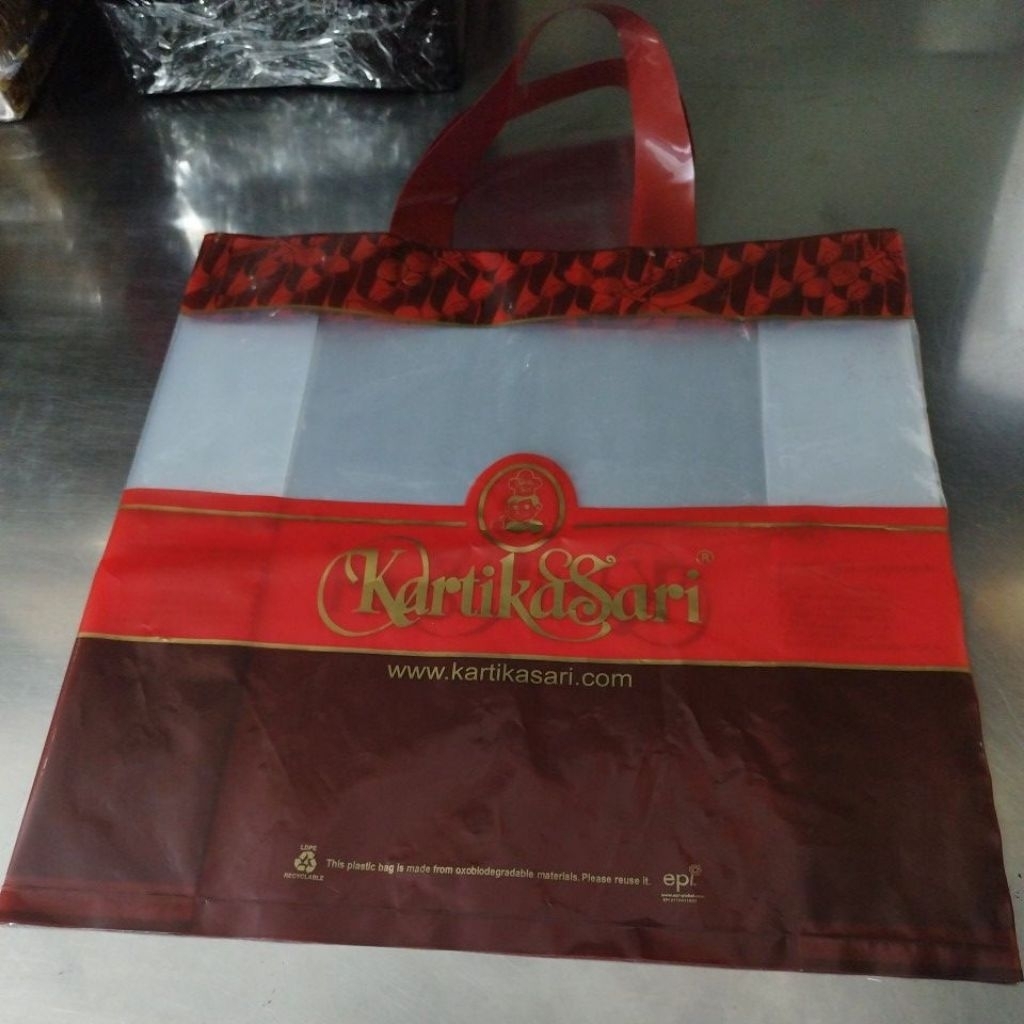 Plastik kantong Kartikasari muat 3 box lebih lebar untuk produk brownies panggang