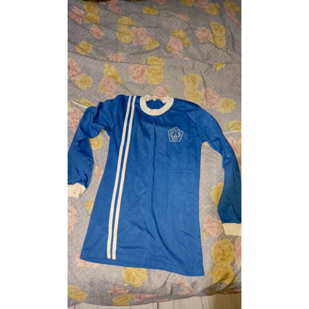 Seragam Olahraga Preloved/Bekas SMP