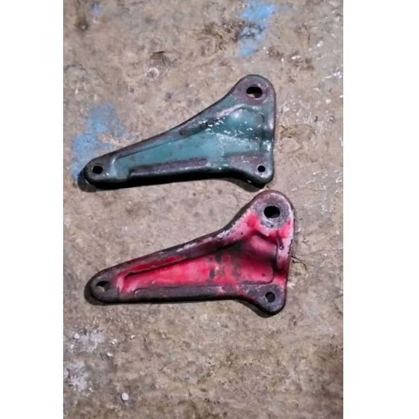 pangkon breket dudukan knalpot motor honda c50 pispot c70 c90 cat original