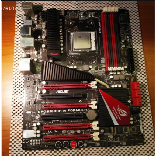 Motherboard Asus Crosshair IV Formula Hitam Merah Dengan 4 Slot RAM DDR3