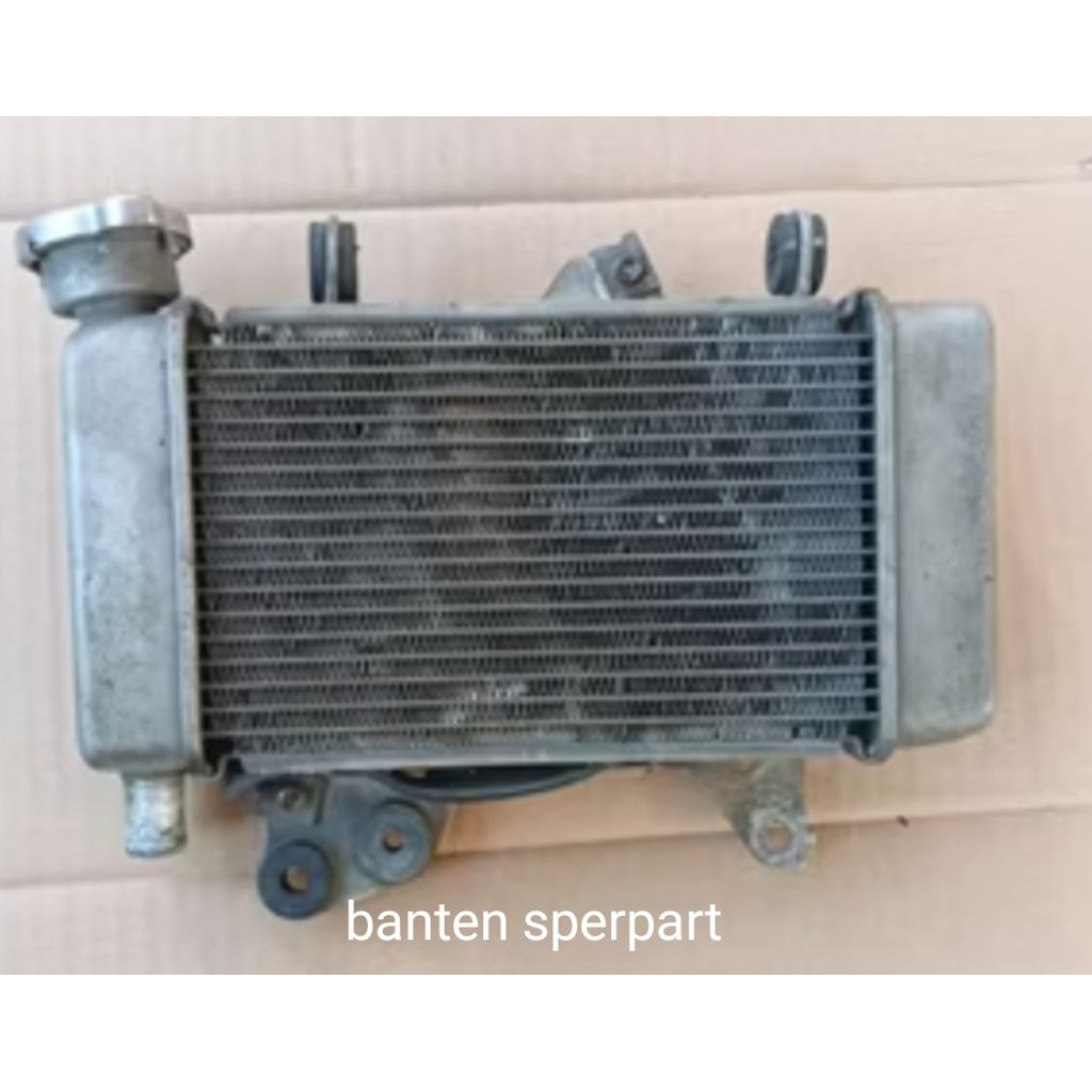 Radiator + kipas radiator  honda sonic 150 (original copotan)