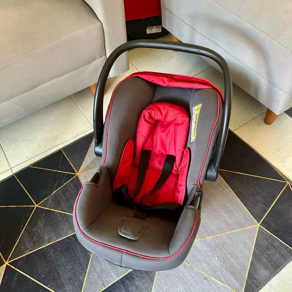 PRELOVED - [KONDISI TERAWAT] Cocolatte infant baby car seat