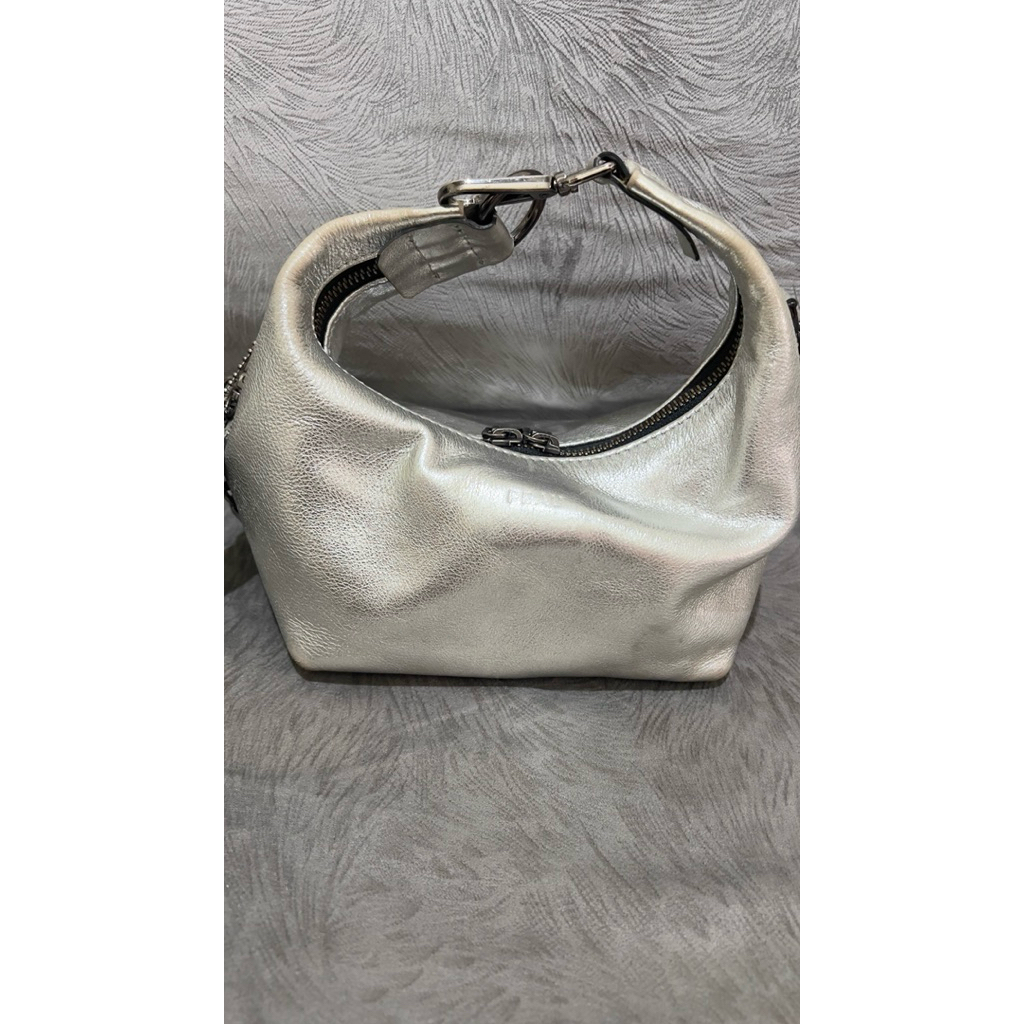 Preloved Agatha Silver bag by PEAU