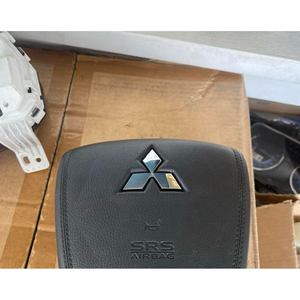 Airbag stir pajero
