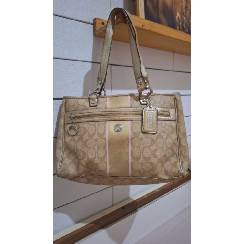 preloved Coach tote bag/hobo coach signature