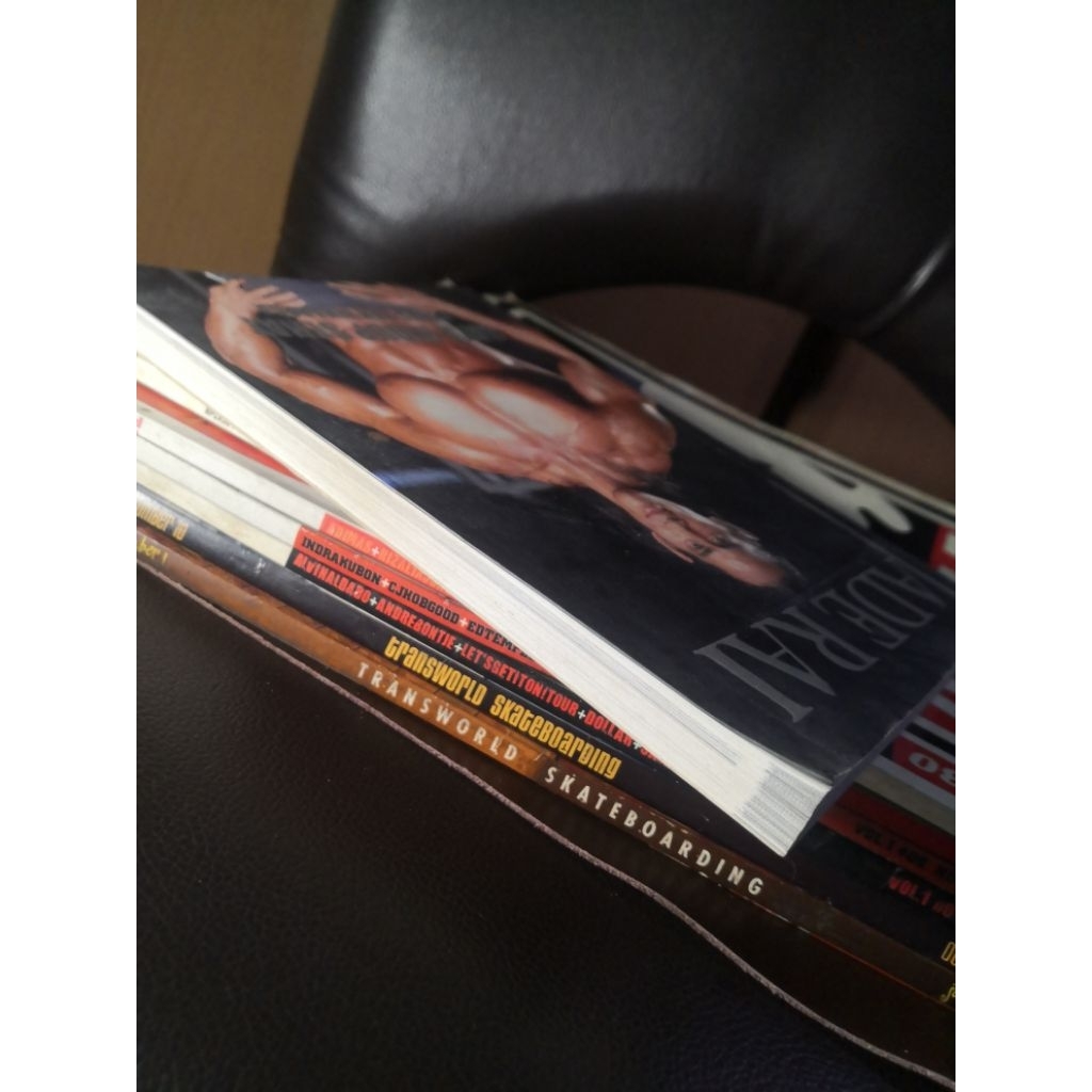 buku koleksi gaya hidup sehat fitnes dan binaraga oleh ade rai terbitan majalah bola