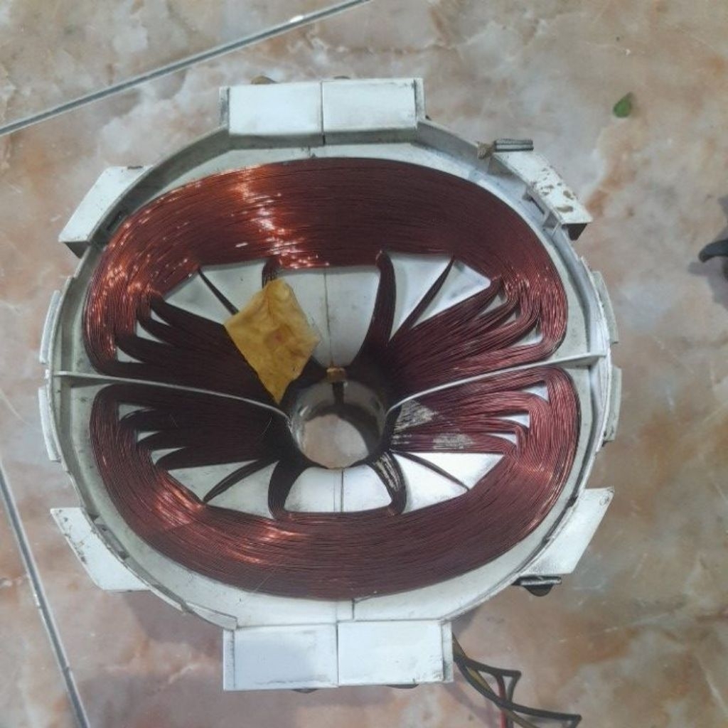 Defleksi tv tabung polytron 21 flat ( MDC 2111VB )
