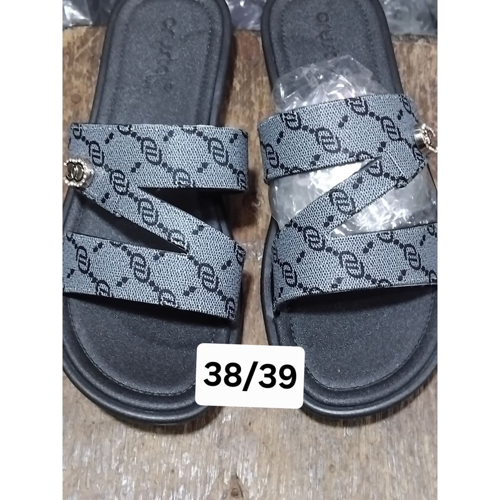 sandal wanita yg menawan