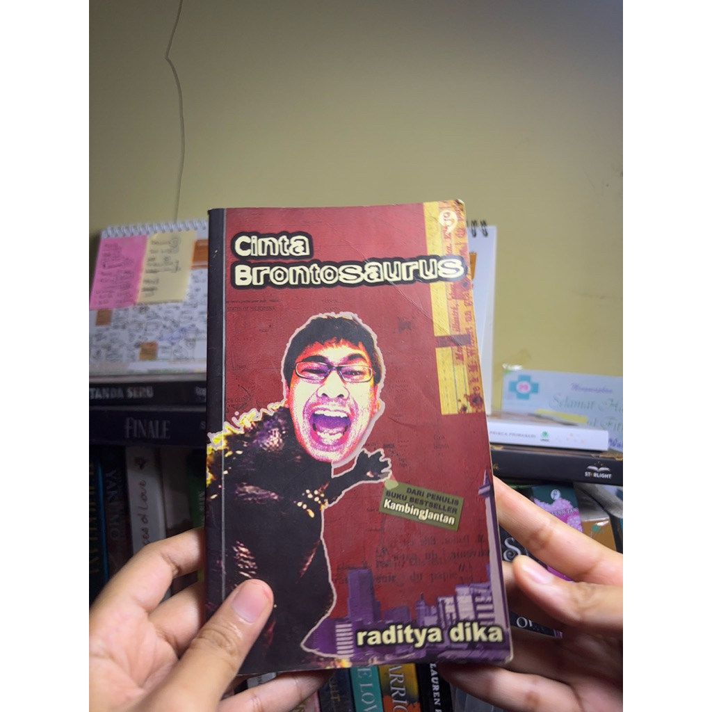 Cinta Brontosaurus - Raditya Dika