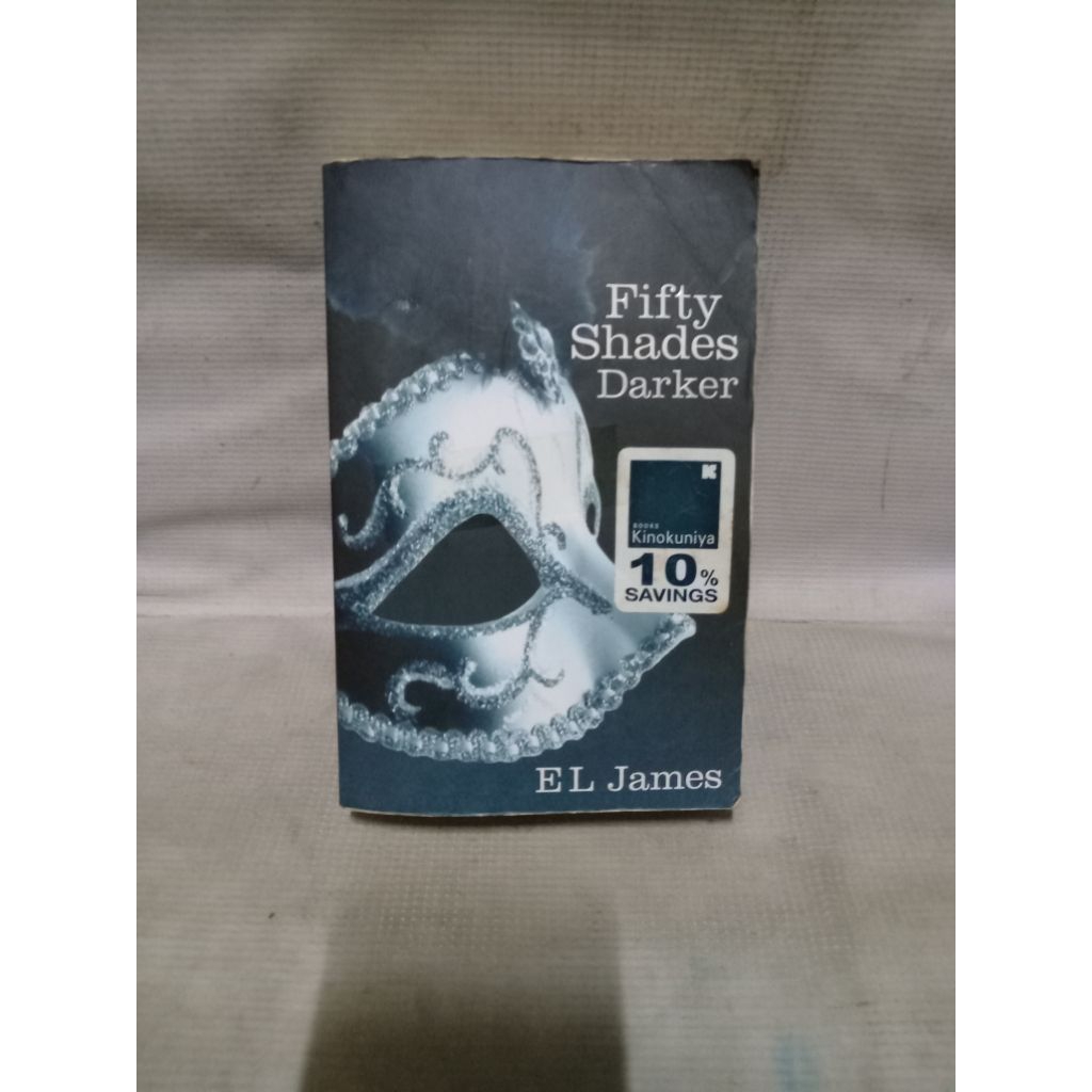 Novel Fifty Shades Darker EL James Buku II