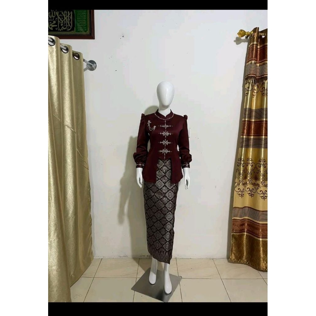baju Melayu set rok songket