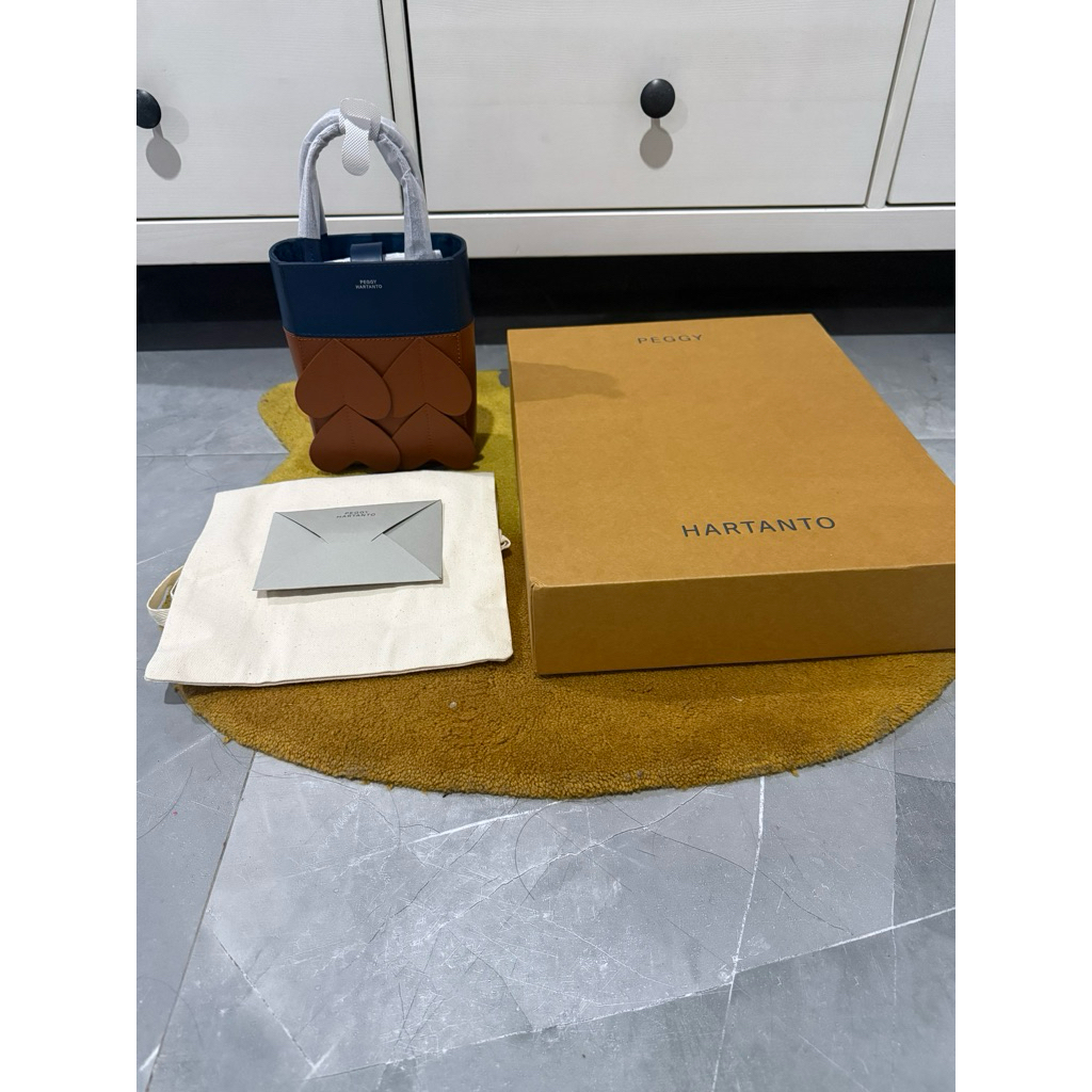 NWT peggy Hartanto