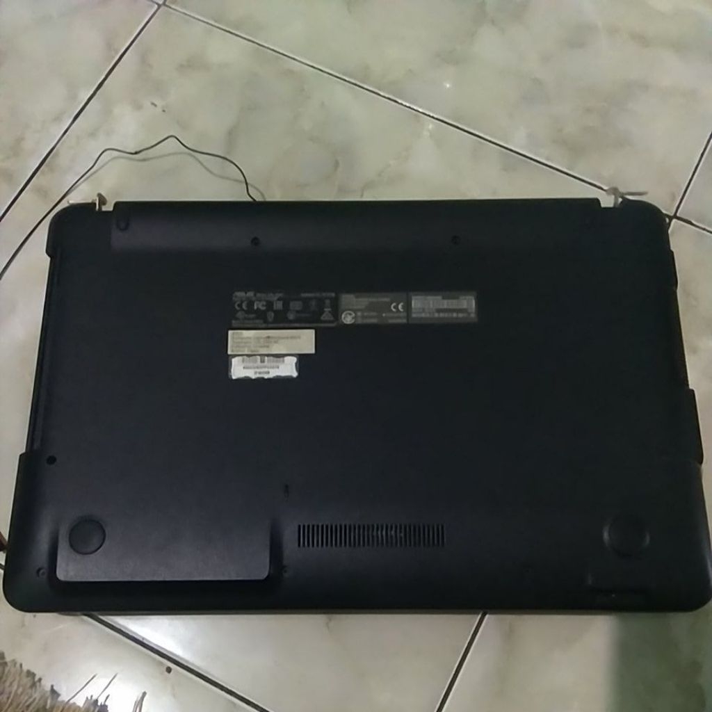bottom atau casing bawah bekas mulus laptop Asus x540y