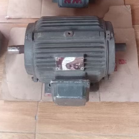 motor dinamo penggerak 3phase 5Hp