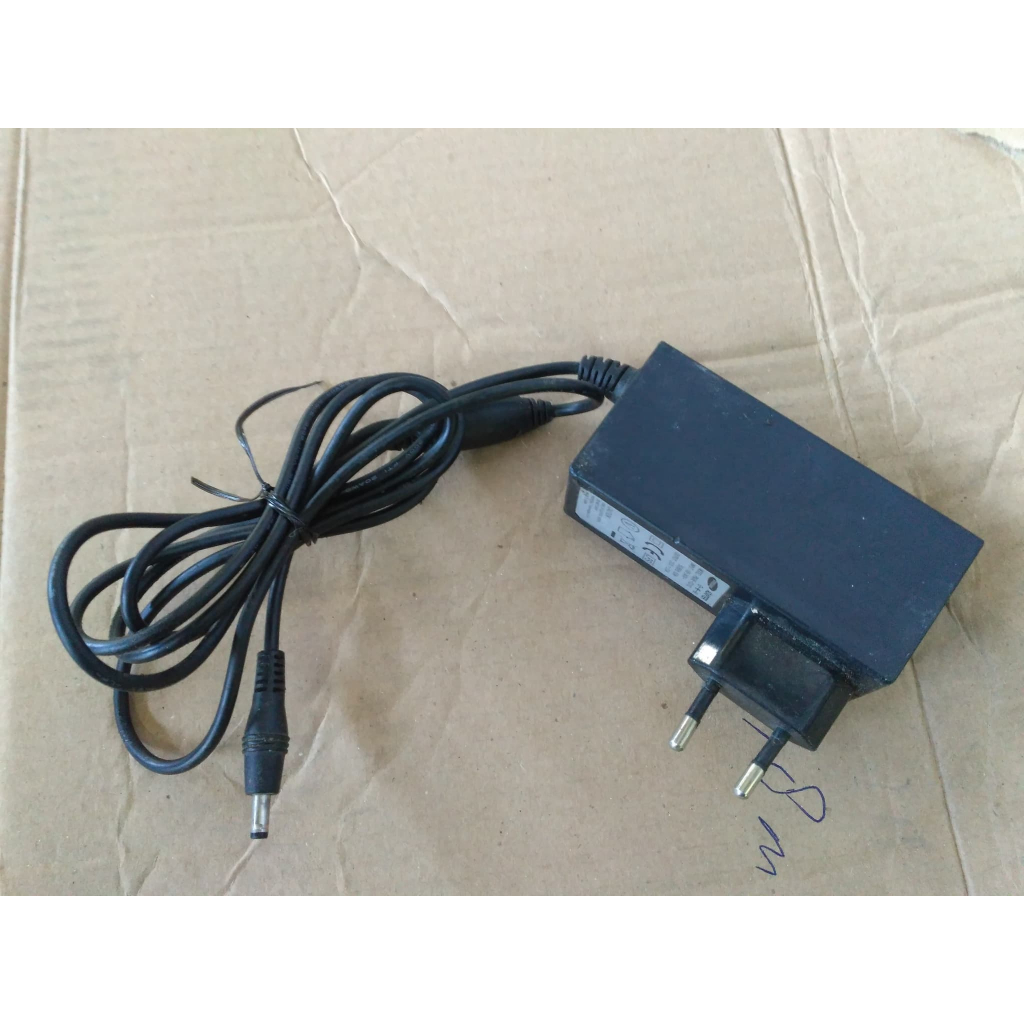 adaptor 12v 2a GMC ASATRON VERSIYA AIWA DAEWOO dvd portable colokan kecil
