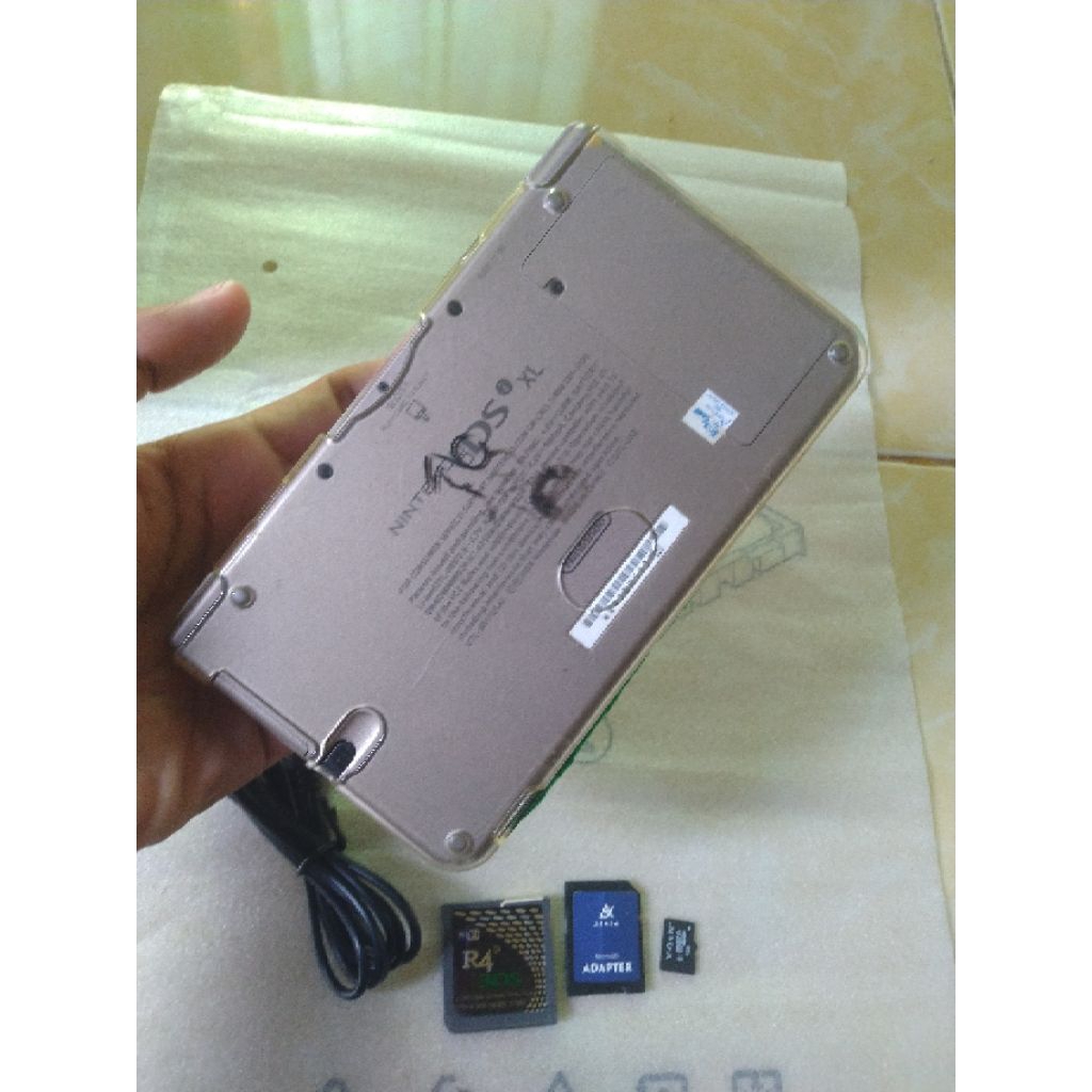 nintendo DSi XL