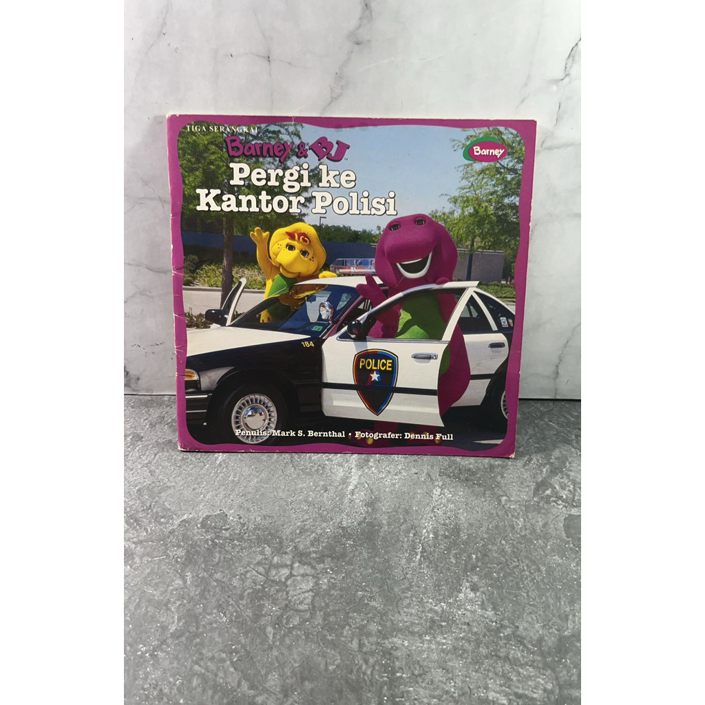 Buku Benny & BJ Pergi Ke Kantor Polisi, Barney, Mark S. Bernthal, Dennis Full