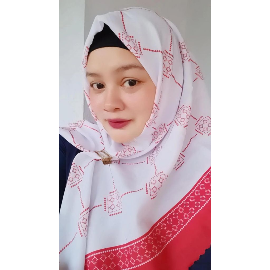 Hijab Putih Merah Voal