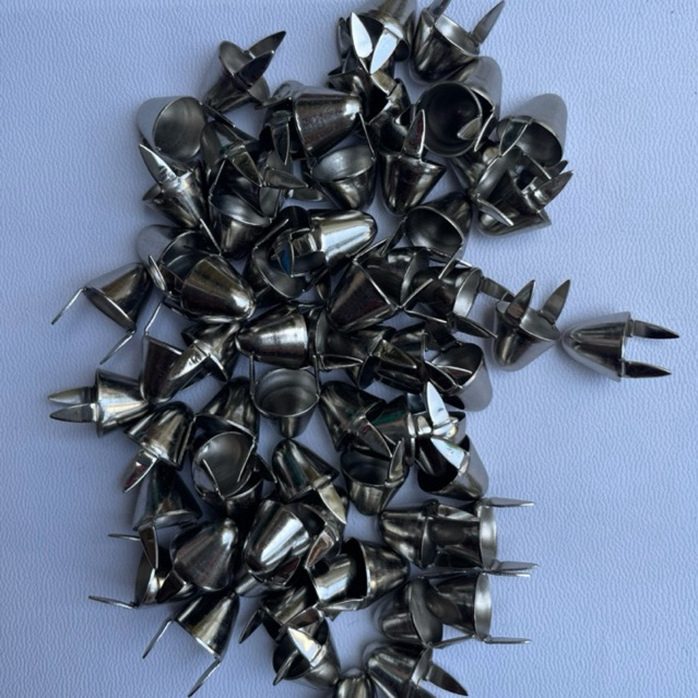 Studs UK77 100pcs