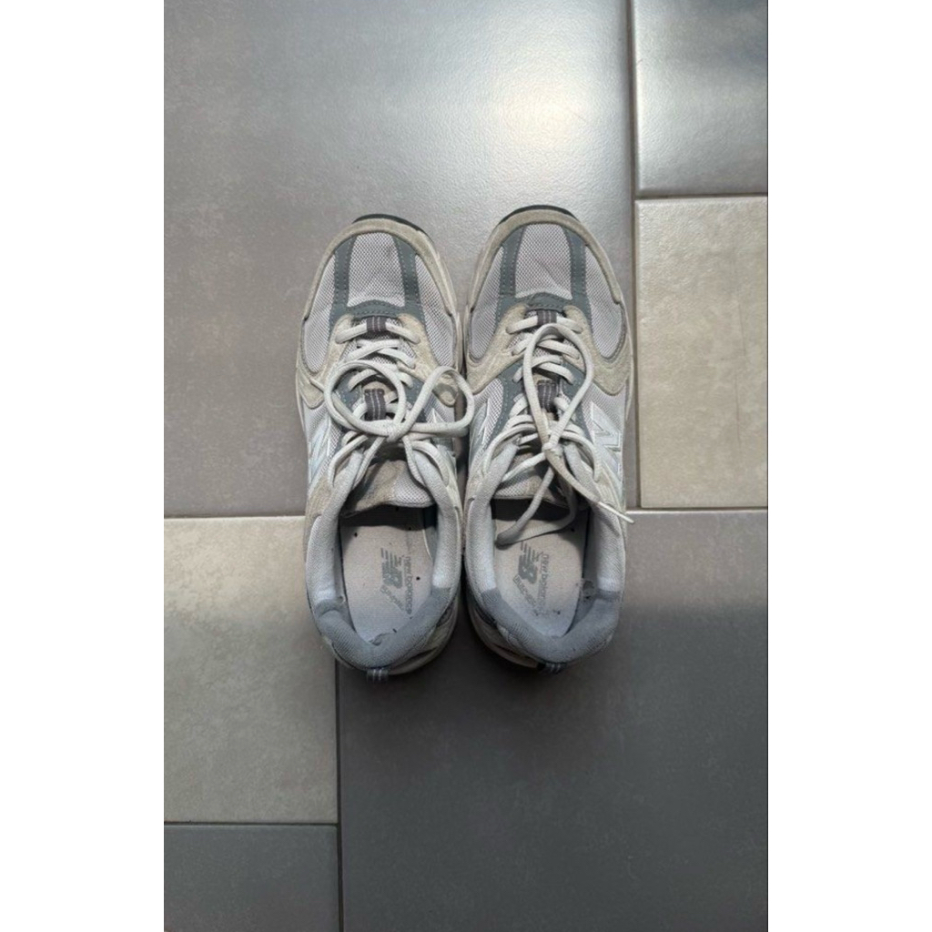 Preloved NB530 Suede Grey