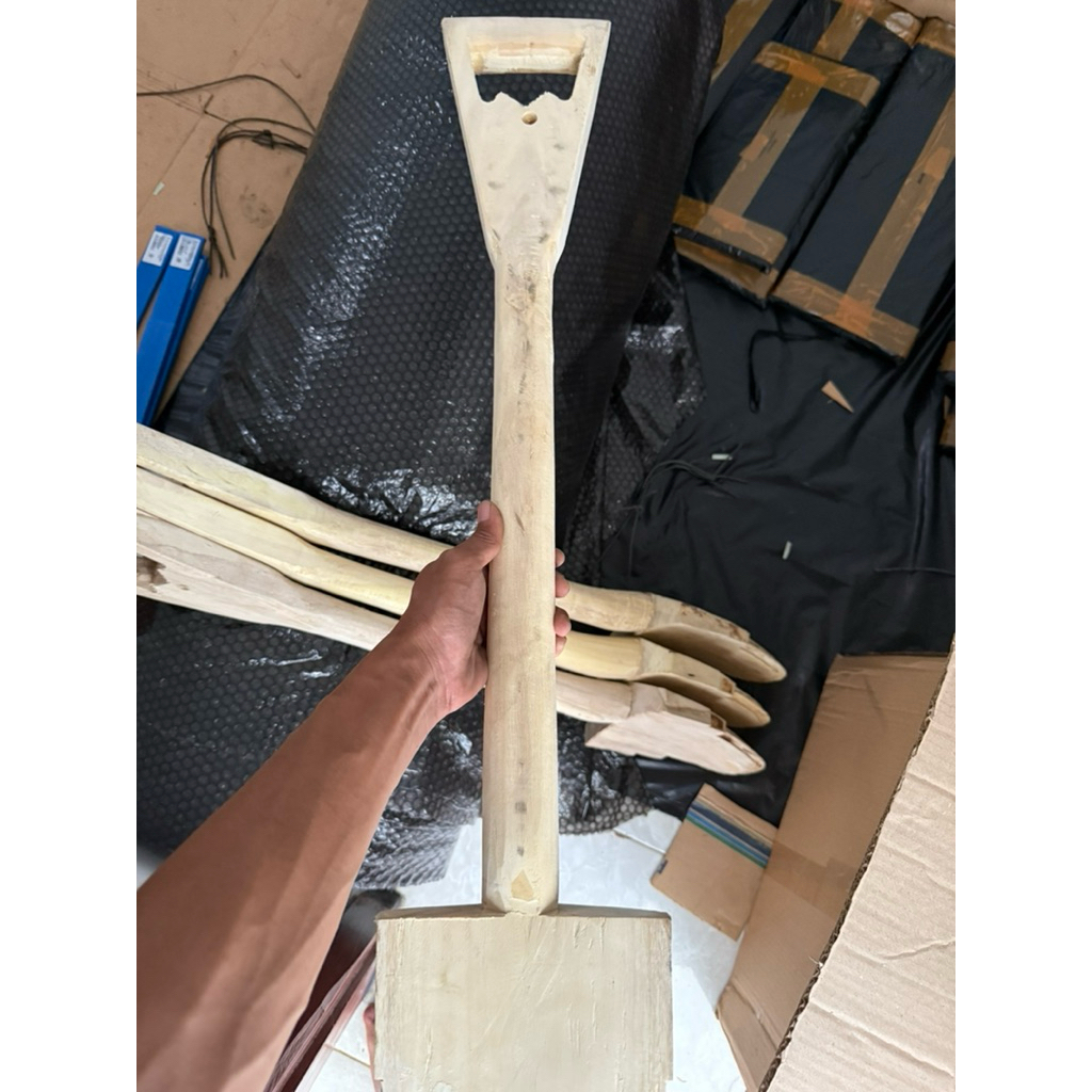 Gagang lempak kayu siap dipasang