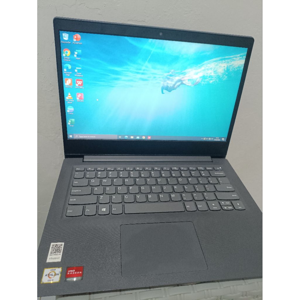 Laptop Lenovo v14-ADA AMD Athlon Gold 3150U Radeon Ram 4gb/SSD 256gb (bisa upgrade ram)