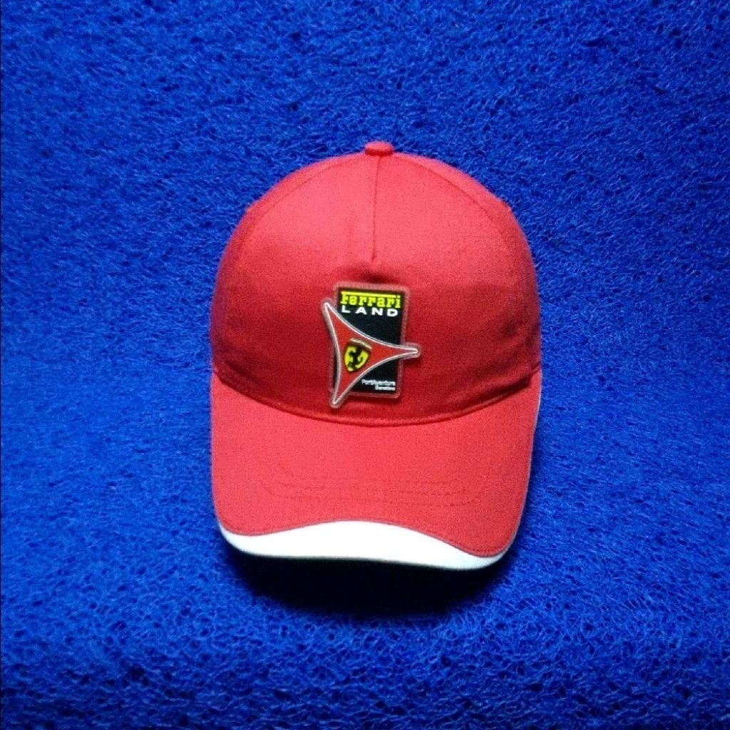 topi Ferrari product logo karet