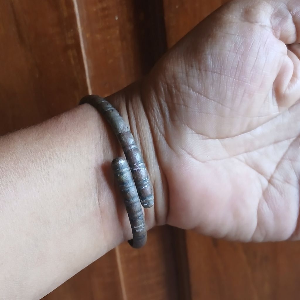 Koleksi Temuan Penyelam Sungai Gelang Perunggu Kuno Tebu Sekeret