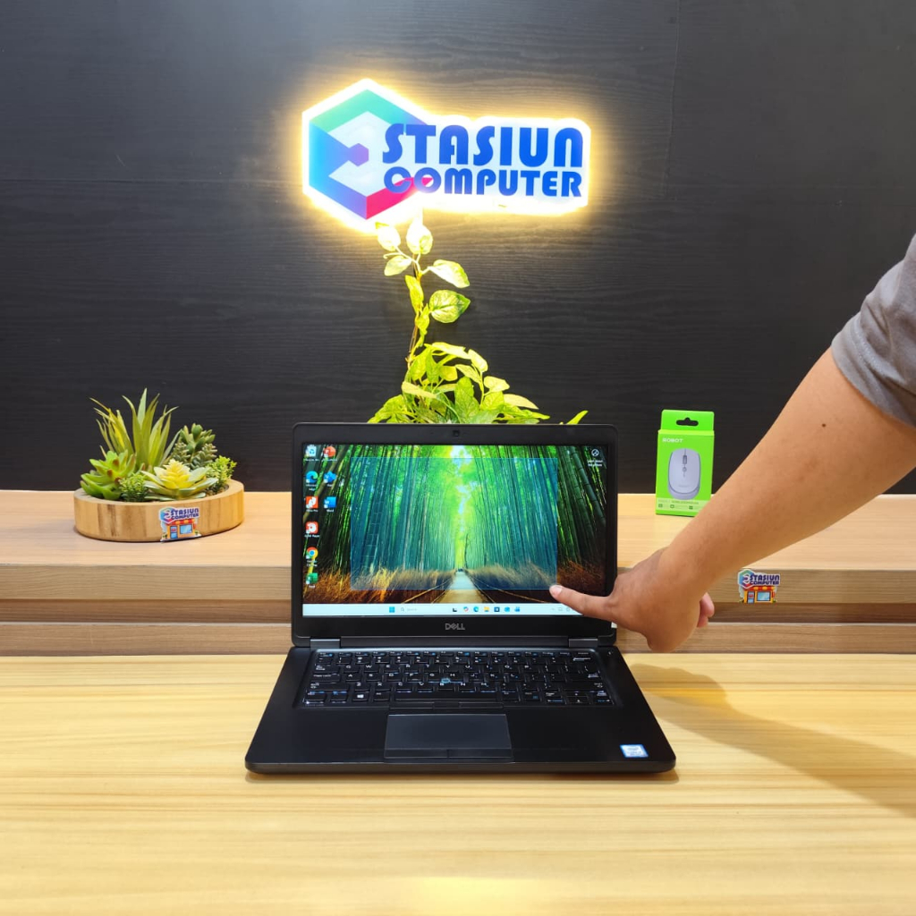 DELL Latitude 5491 ( TouchScreen ) Core i7-8850H RAM 8 GB SSD 128 GB Layar 14" FHD IPS TouchScreen K