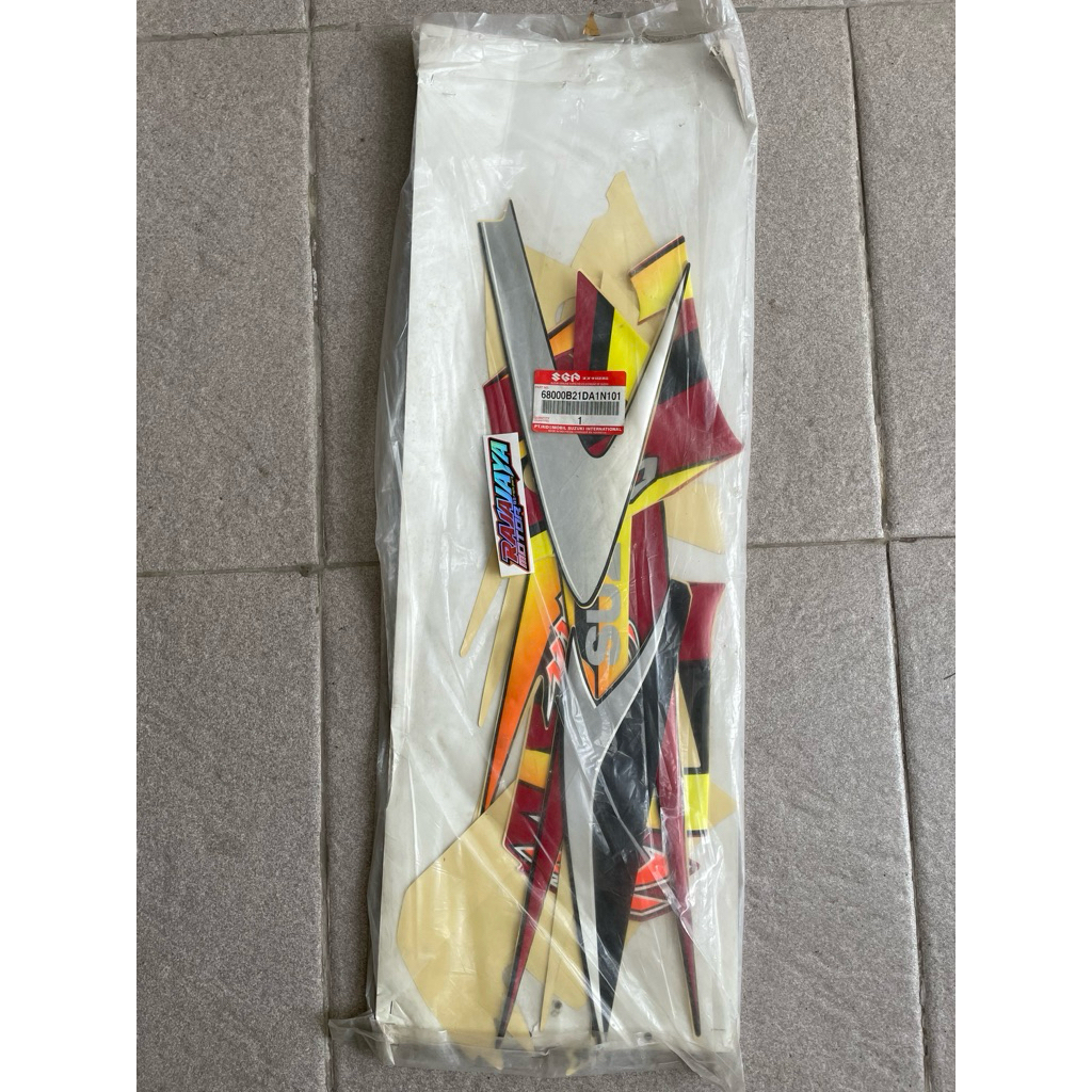 Striping sticker stiker gambar tempelan merah hitam suzuki satria 2 tak 2tak 2t hiu lscm malaysia me
