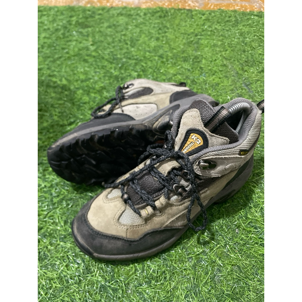 sepatu gunung k2 size 38