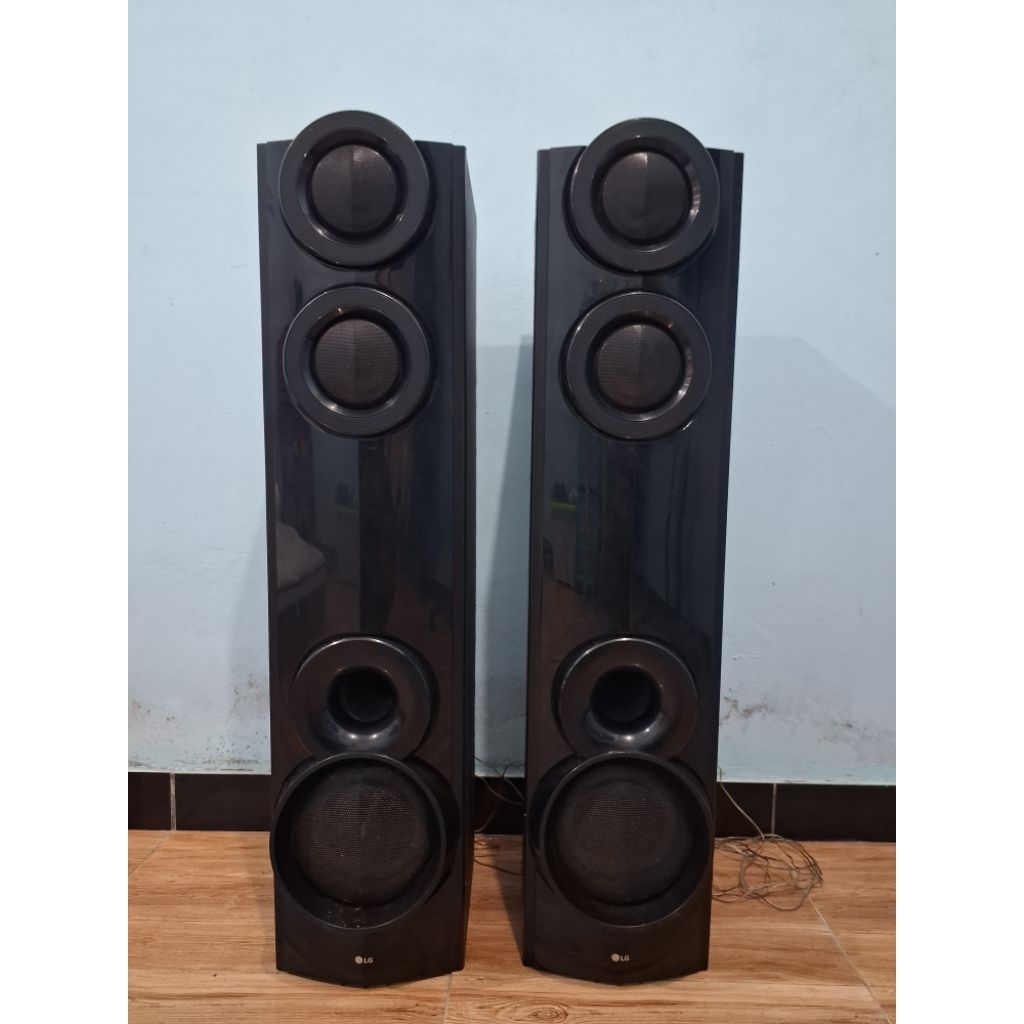 speaker florstanding LG pasif sepasang