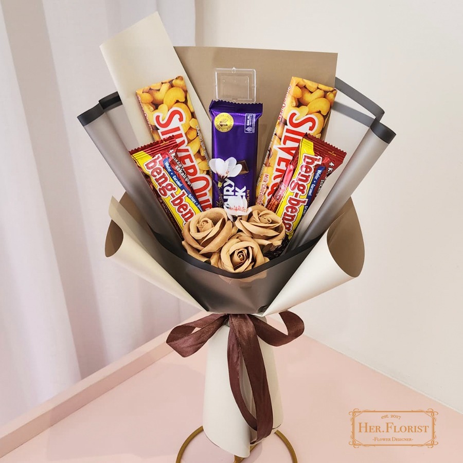 HER.FLORIST [SNACK] Buket Bunga Sabun 3PCS & 5PCS Silverqueen/ Beng-beng/ Dairy Milk/ Bucket Coklat