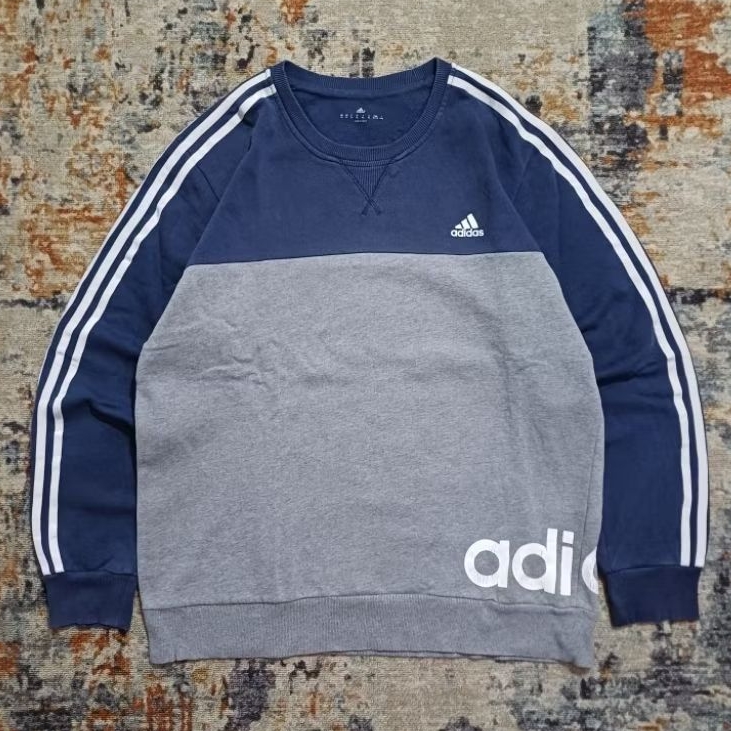 Adidas 3 stripes sweatshirt crewneck
