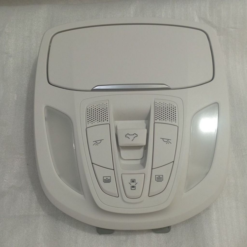 Panel Lampu plafon ( map light ) & tombol kontrol sunroof wuling Almaz Cortez