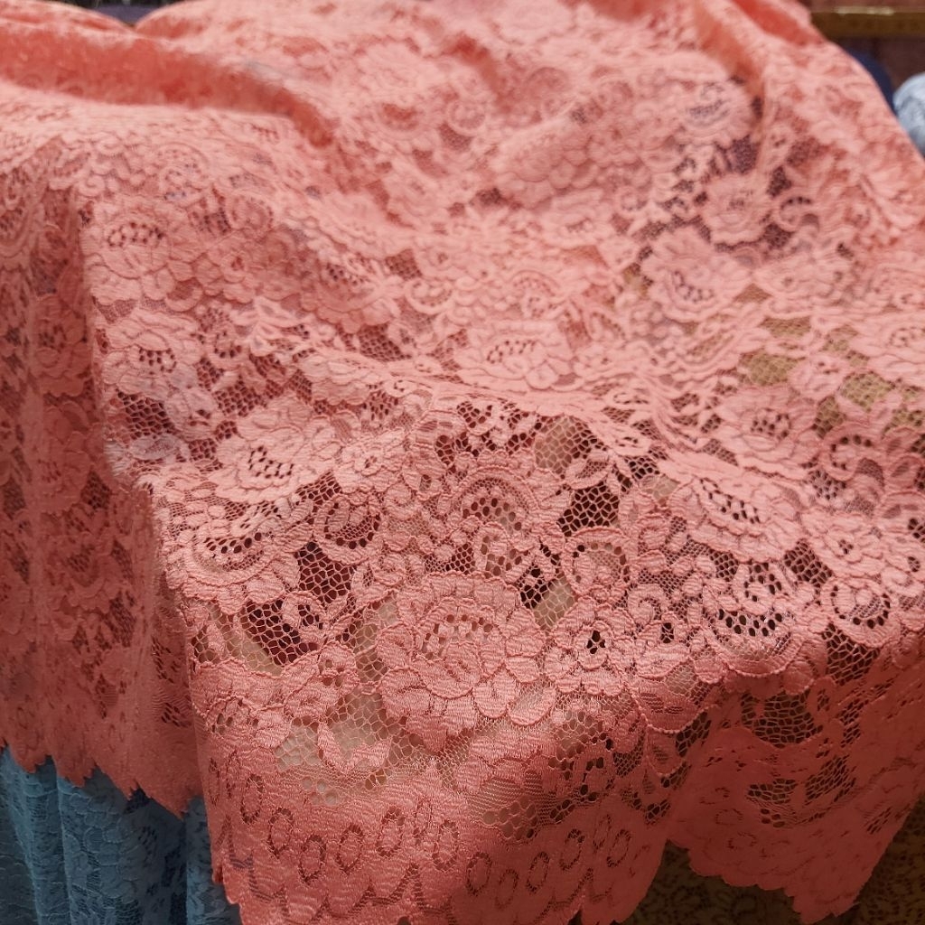 kain brokat katun premium  - kain brokat motif bunga timbul - kain brokat kebaya ( peach pink) AT