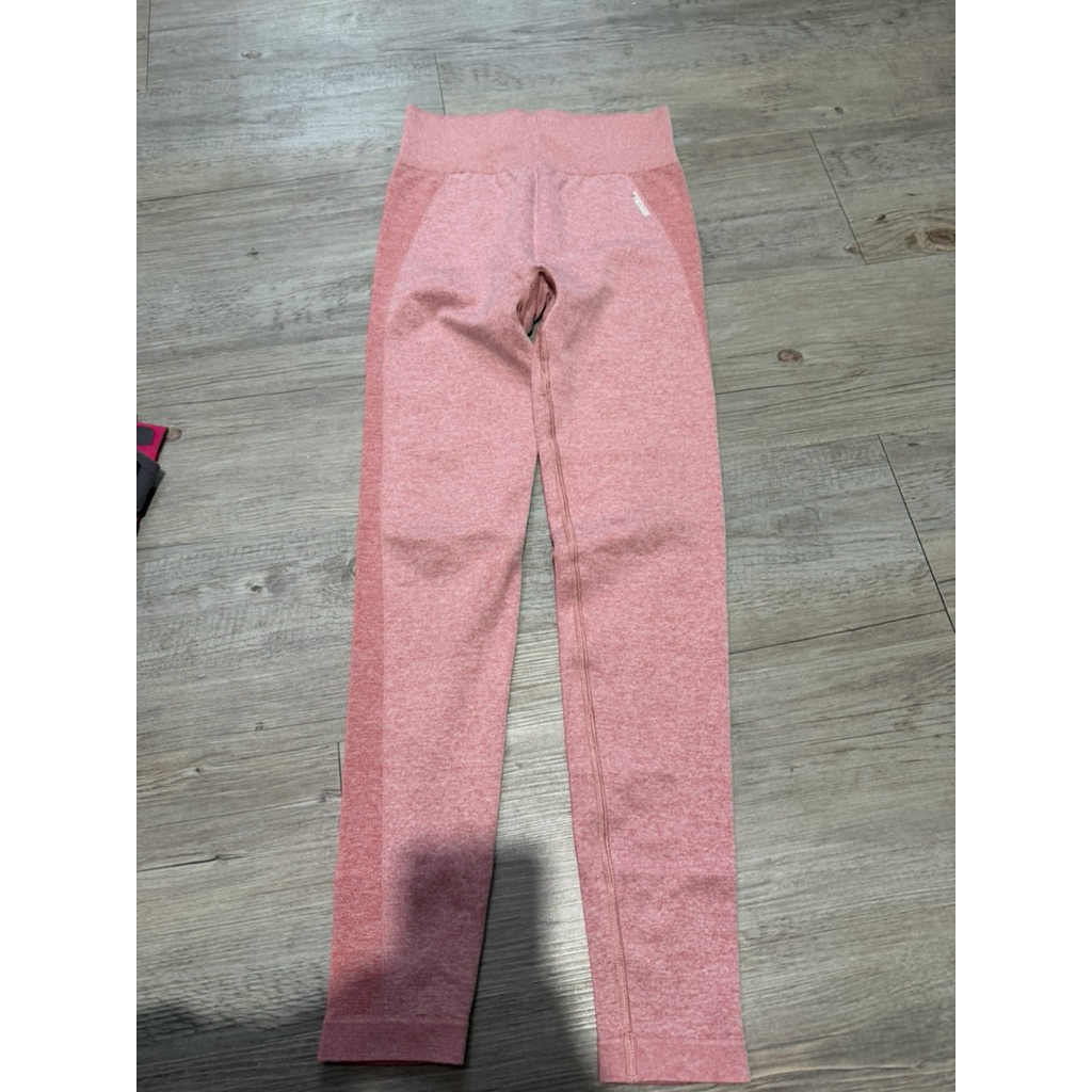Preloved gymshark size S worn 2x