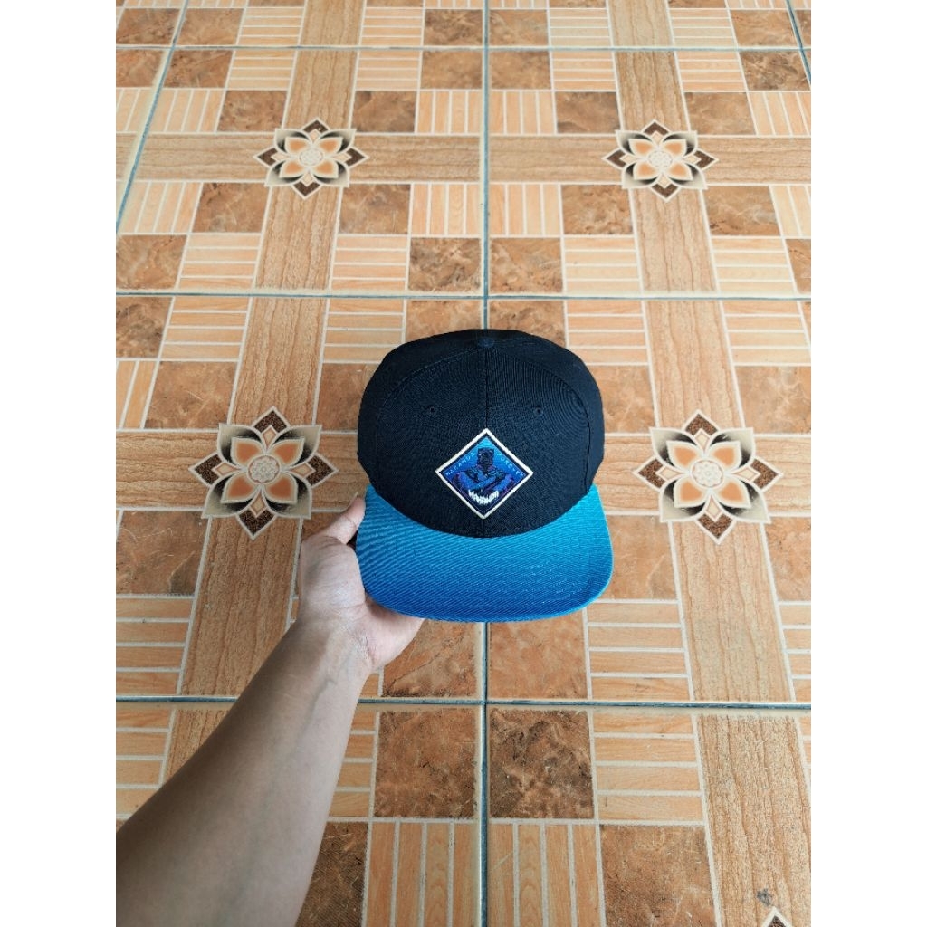 TOPI BLACK PANTHER