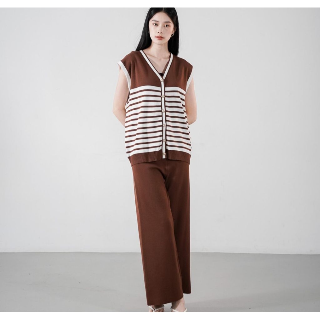 THIS IS APRIL RUCCI SET BROWN (ORI)