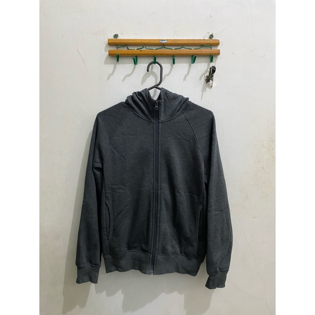 PRELOVED JACKET UNIQLO HEATTECH GREY