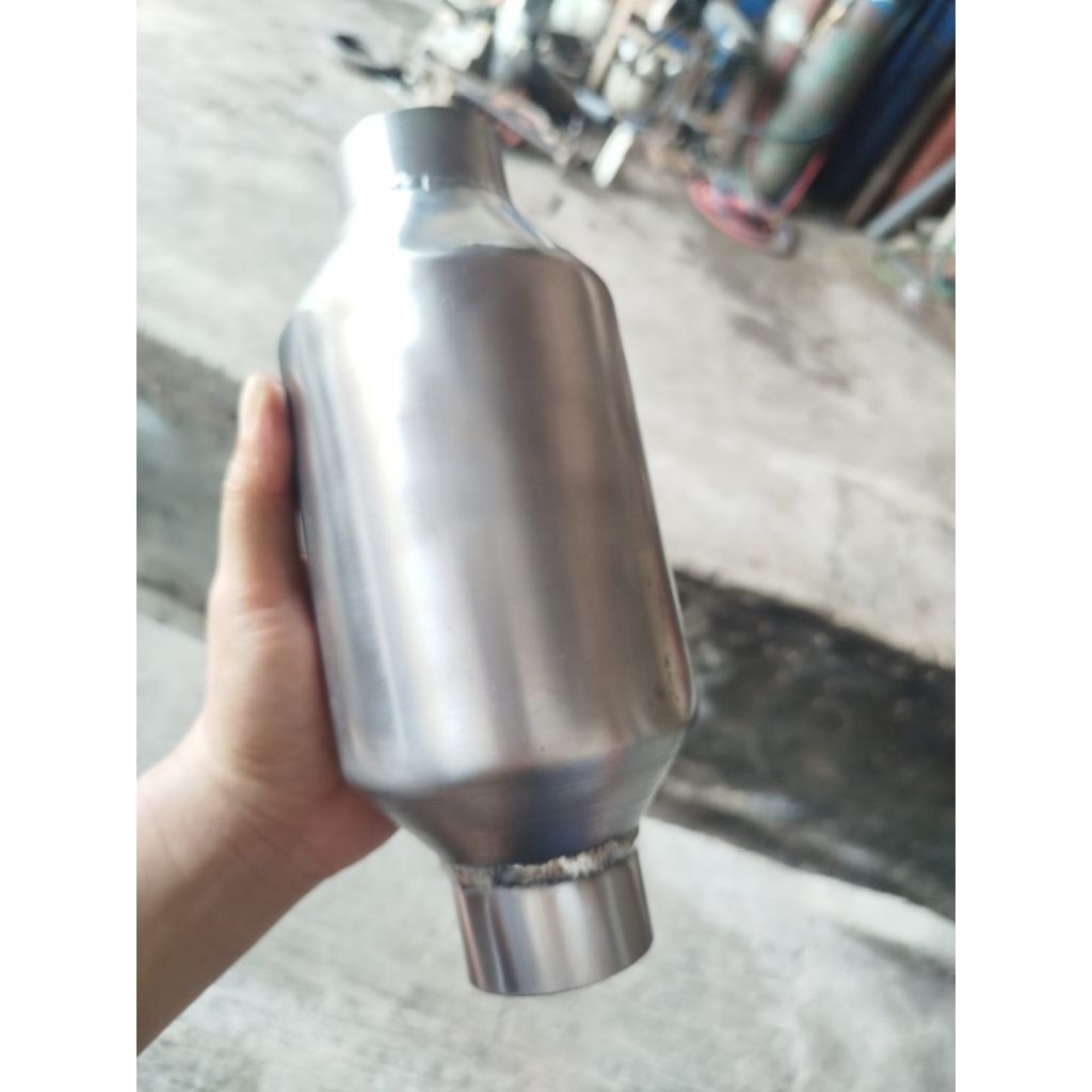 Resonator Model Katalis Pengganti Katalis Mobil Model Sarang Tawon