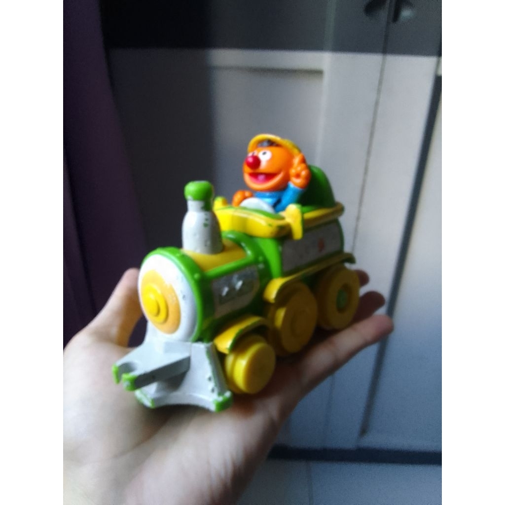 Figure Sesame Street Kereta Ori