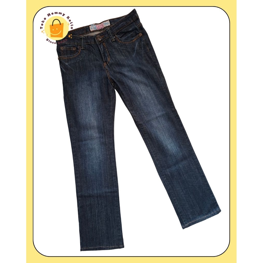 T2000 Mid Rise Classic Jeans / Celana Denim Wanita 28 - Preloved like NEW