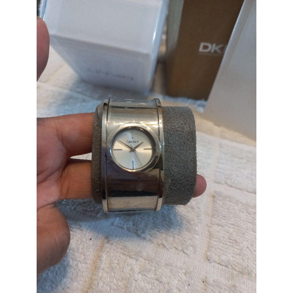 jam tangan wanita DKNY original