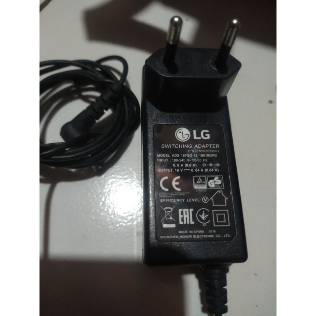 ADAPTOR MONITOR LG 19V